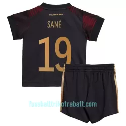 Günstige Deutschland Sane 19 Kindertrikot Auswärts WM 2022 Kurzarm Günstige Deutschland Sane 19 Kindertrikot Auswärts WM 2022 Kurzarm