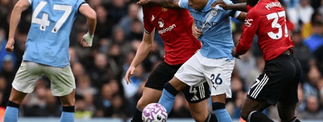 Manchester Citys taktische Veränderungen beflügelten die Mannschaft zu einem deutlichen Derbysieg Manchester Citys taktische Veränderungen beflügelten die Mannschaft zu einem deutlichen Derbysieg