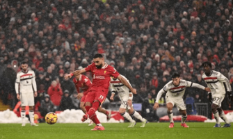 Manchester United weigert sich, fünf Spiele in Folge zu verlieren und spielt 2:2 gegen Liverpool