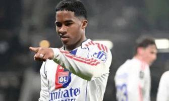 Enderk glänzt als Nummer 9 bei Lyon