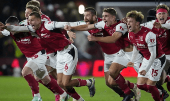 Viertligist sorgt für Sensation: Arsenal scheidet aus