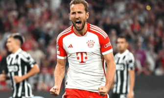 Die Bayern besiegten Manchester United in der Gruppenphase der Champions League mit 4:3 Die Bayern besiegten Manchester United in der Gruppenphase der Champions League mit 4:3