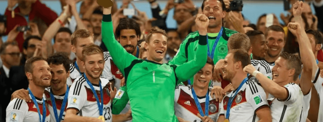 Manuel Neuer gibt seinen Rücktritt aus der deutschen Nationalmannschaft bekannt Manuel Neuer gibt seinen Rücktritt aus der deutschen Nationalmannschaft bekannt