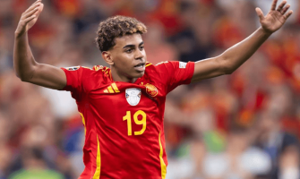 Yamal wird in der neuen Saison das Trikot Nr. 19 von Barcelona tragen Yamal wird in der neuen Saison das Trikot Nr. 19 von Barcelona tragen